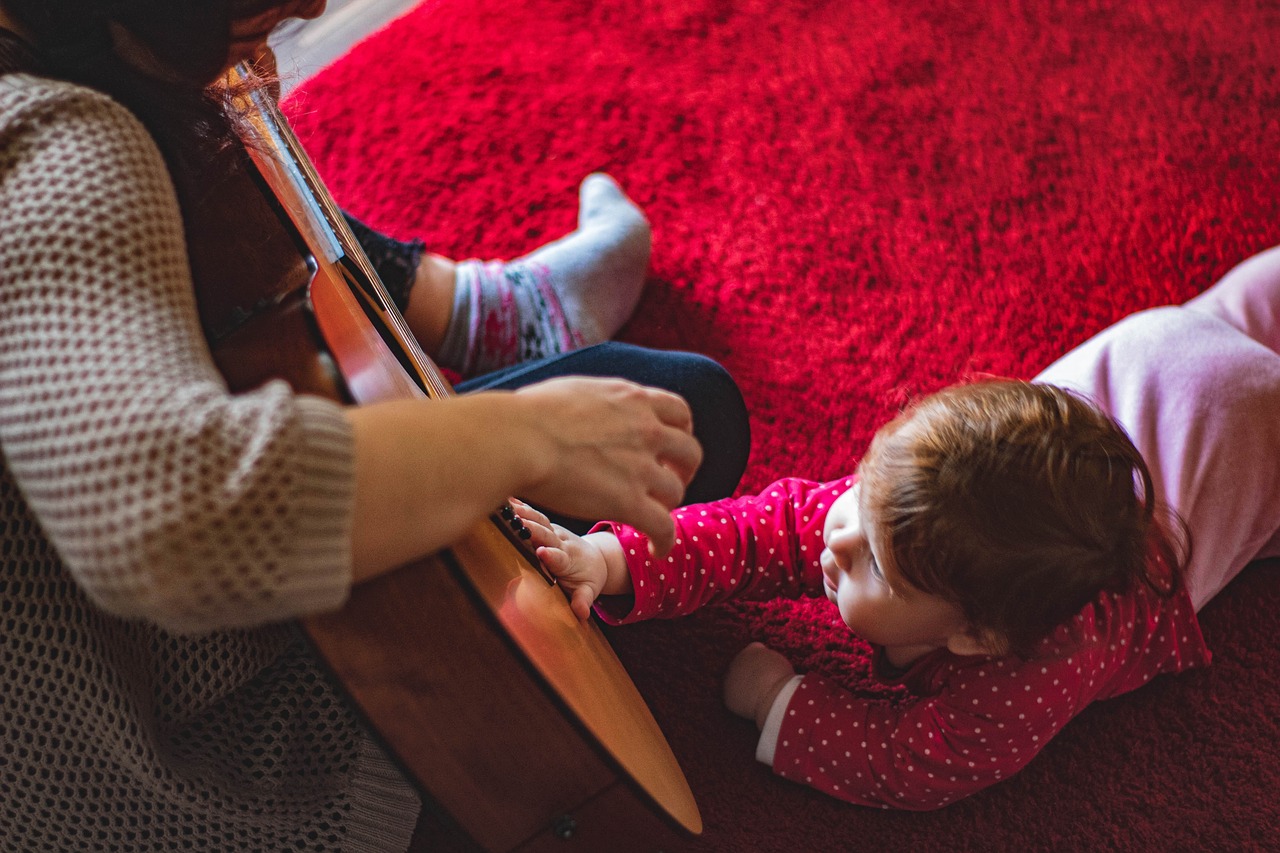 Comment sélectionner le tapis d'éveil Montessori idéal pour mon bébé ?